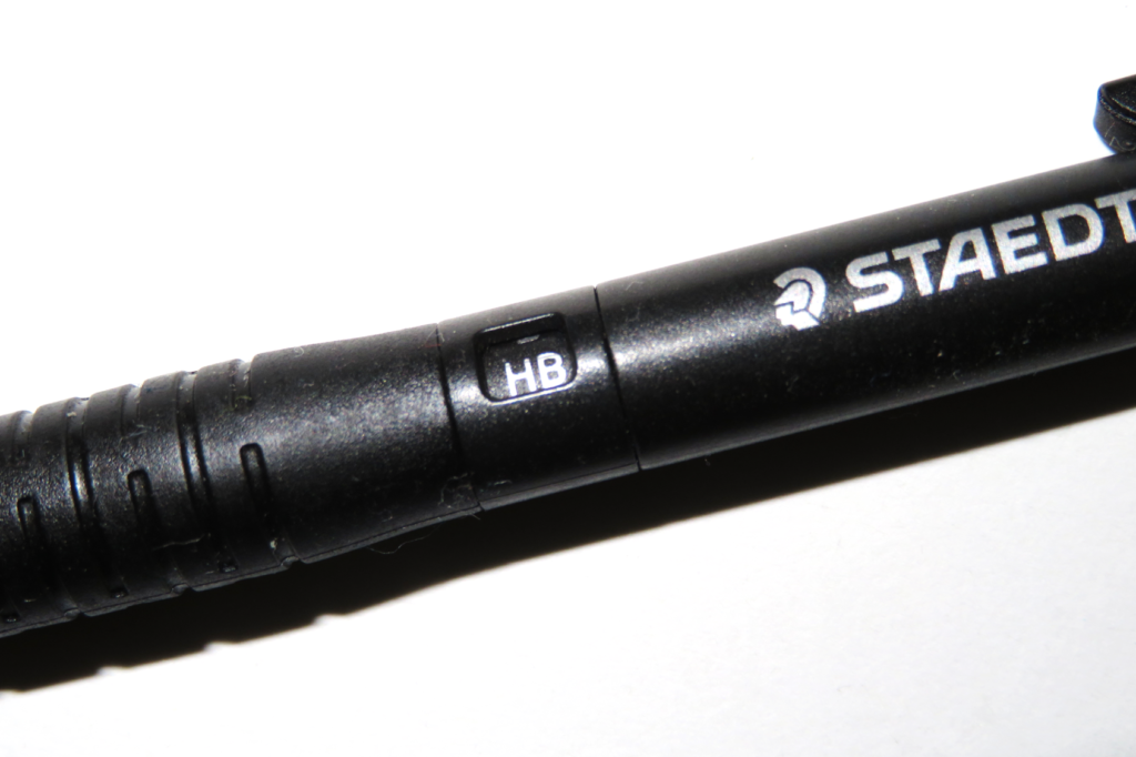 製図用シャーペンの特徴③硬度表示・芯の太さ表示などがある